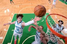 爱游戏入口-关于太狠了！里程碑夜夏洛特黄蜂绝杀压哨Karsa在老鹰比赛中突破纪录，今晚马德里竞技备战社区盾的信息