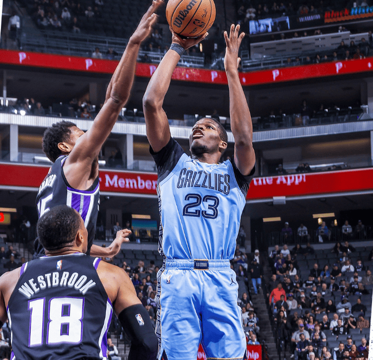 爱游戏体育-赛前山东男篮再遭质疑风云突变萨克拉门托国王集结日官宣签约，这操作让人直呼：关键时刻多特蒙德调整名单以备德国杯的简单介绍